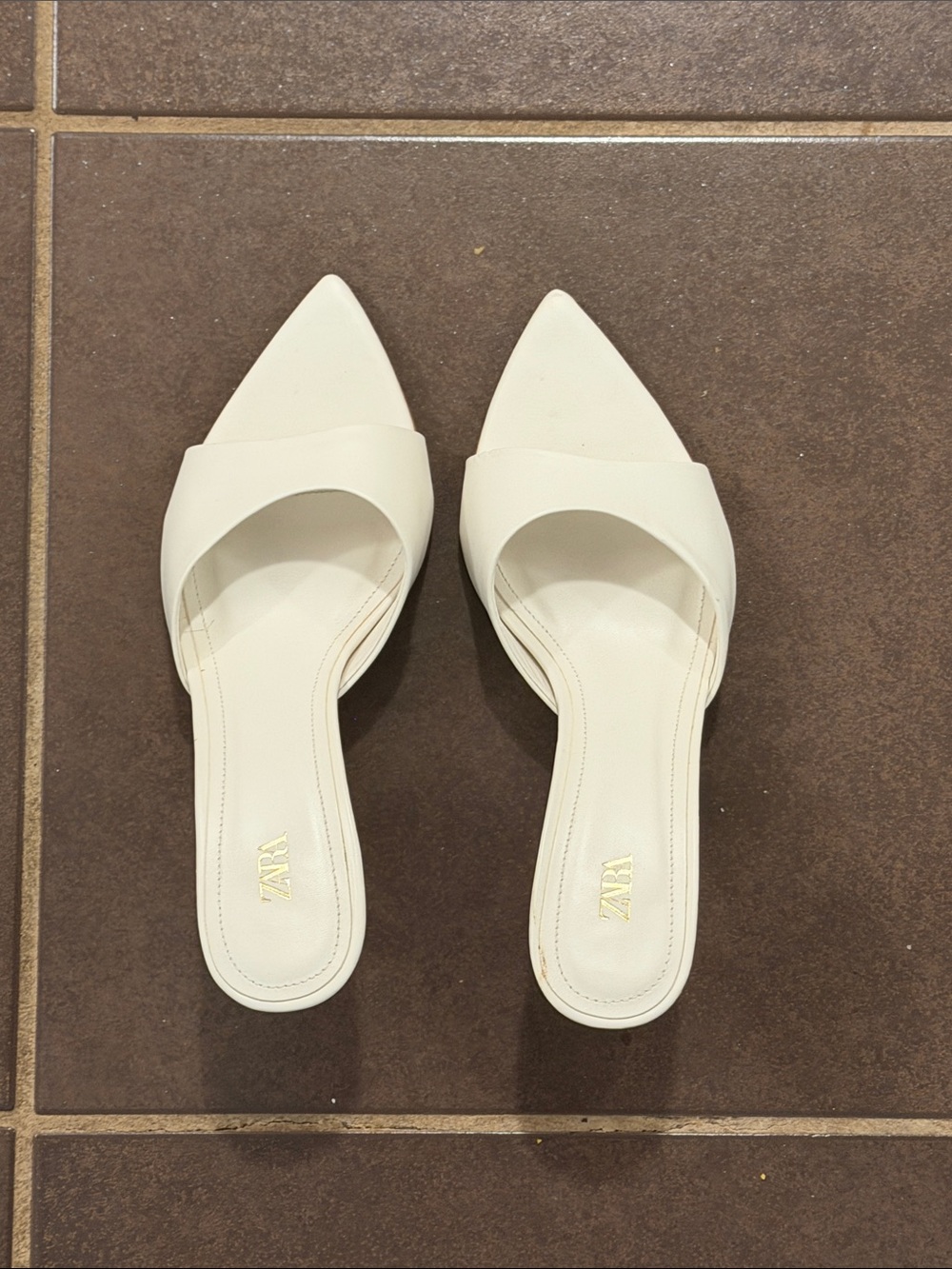 Zara white pointed heels